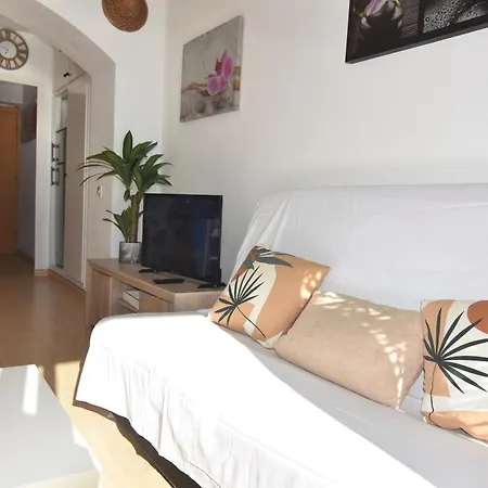 Rnet - 600 Llevant 03-12 Apartment *