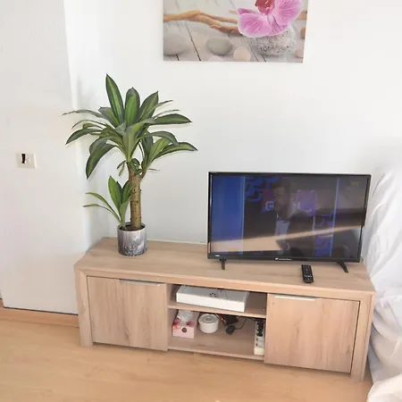 Apartment Rnet - 600 Llevant 03-12 *