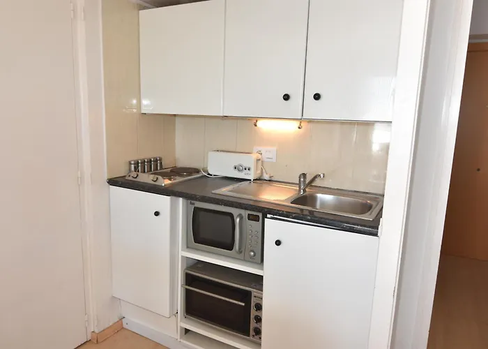 Rnet - 600 Llevant 03-12 Apartment *